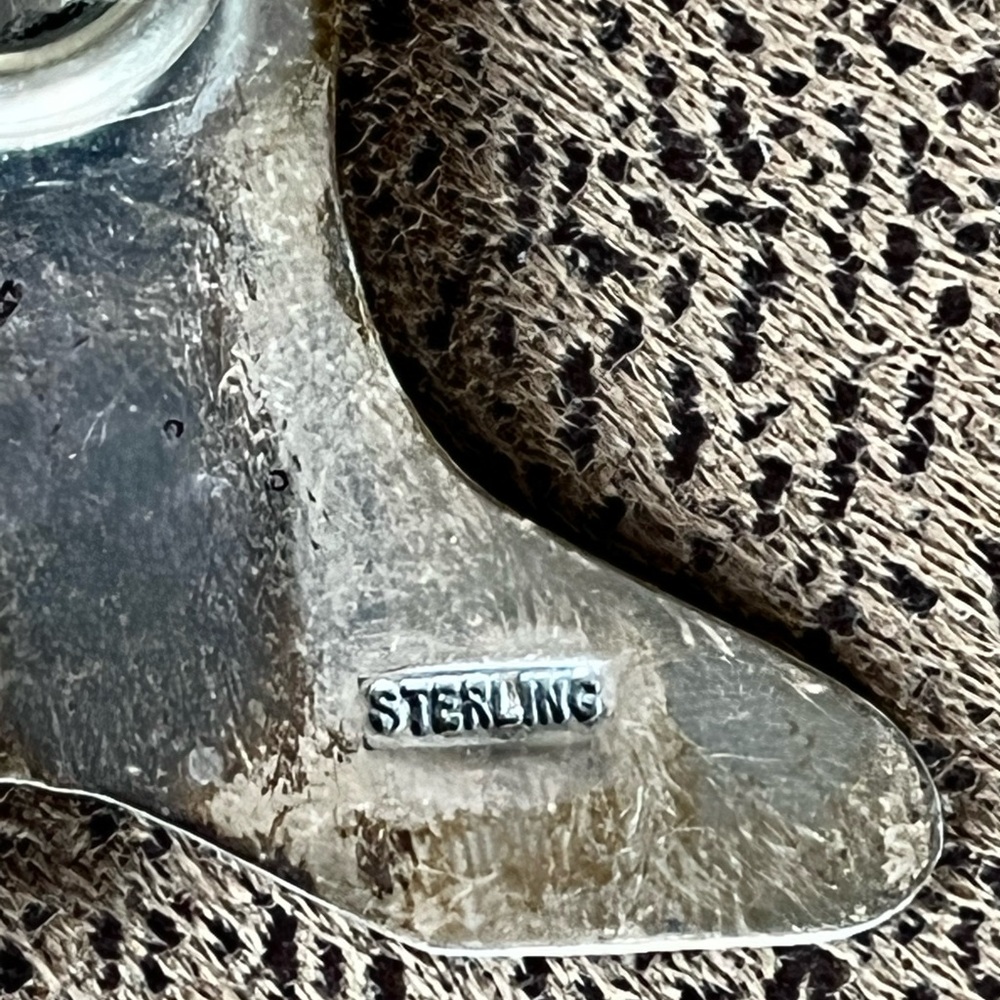 Sterling silver
Shadow Box Key Chain - Picture 4 of 4